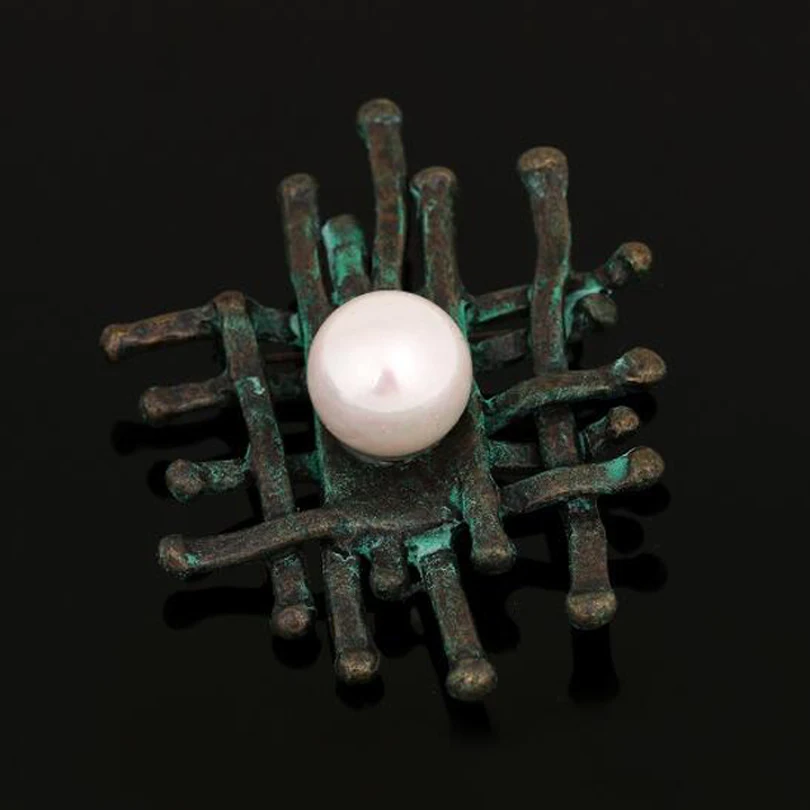 

Vintage Brooches Jewelry Metal Geometric Irregular Simulated Pearl Flower Brooch Pins Women Scarf Dress Accessory Gift XZ286