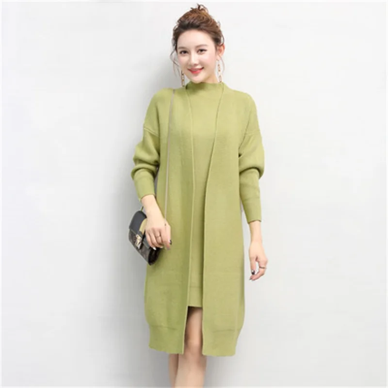The new two-piece knitted vest dress fashion ladies temperament loose cardigan Solid color sweater suit