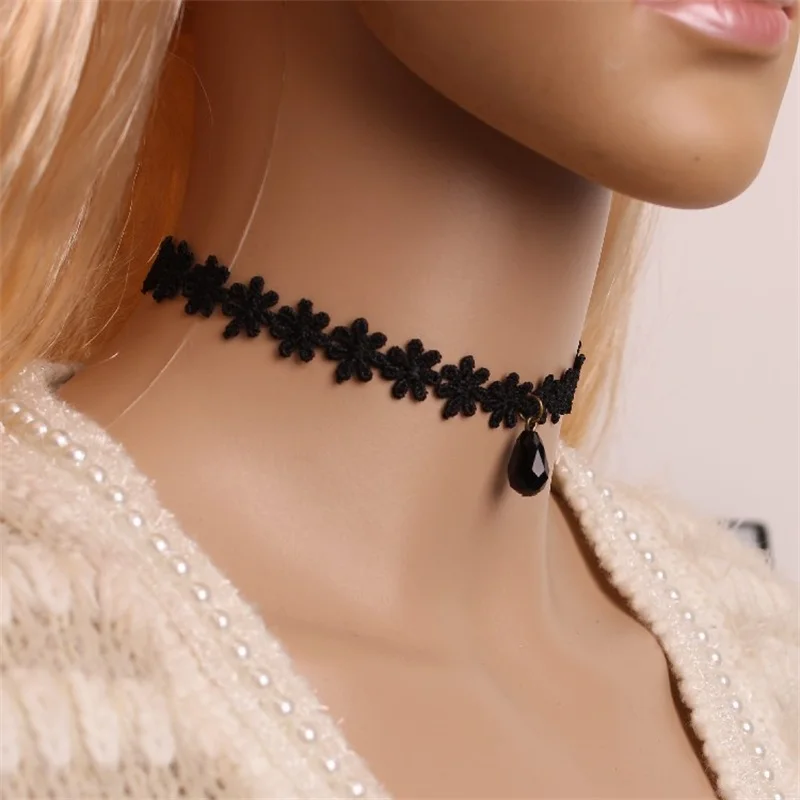 Винтажное черное ожерелье чокер в стиле панк викторианском с кристаллами и