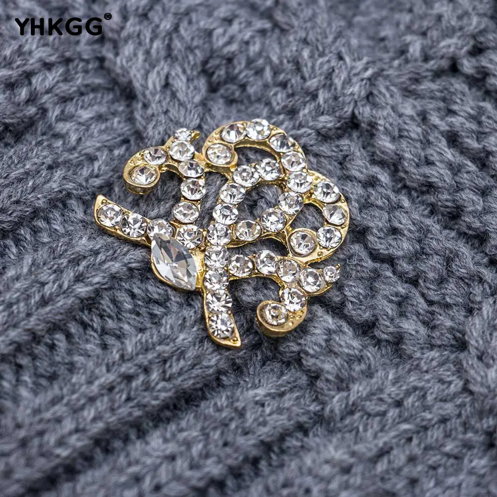 2018 winter hat female fur ball knitted warm hats for women Skullies Beanies Fur Pom Poms.Pretty classic knit cap lines | Аксессуары для