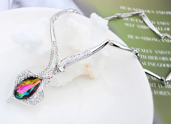 Женская обувь с украшением в виде кристаллов от Swarovski класса люкс заявленное