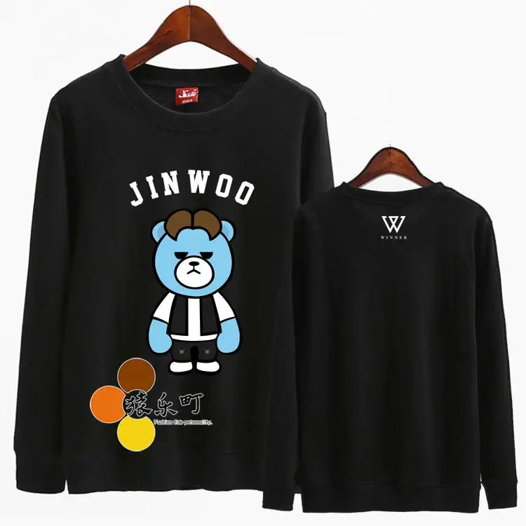 Модная черно-белая толстовка с круглым вырезом и надписью в виде мультяшного