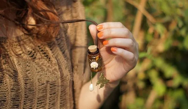 Творческий Цветочная мозаика Mini Стекло Эфирные масла бутылка моды аромат духов кулон современные Цепочки и ожерелья ювелирные изделия 5 шт./лот dc239