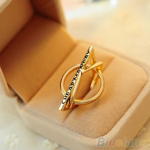 Женское кольцо модное золотое треугольное прямоугольное комбинированное |