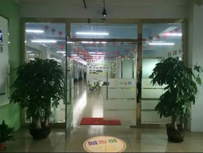 Проекционный светильник с логотипом рекламный текст логотип на заказ