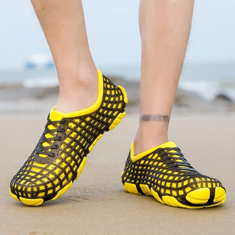 Для мужчин пляжные водонепроницаемая обувь шлепанцы для Плавания летняя дышащая