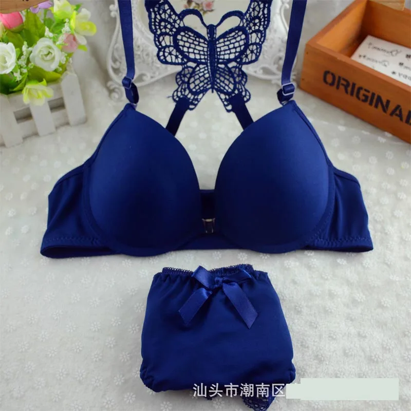 Соблазнительный комплект с бюстгальтером крыльями бабочки спереди и пряжкой