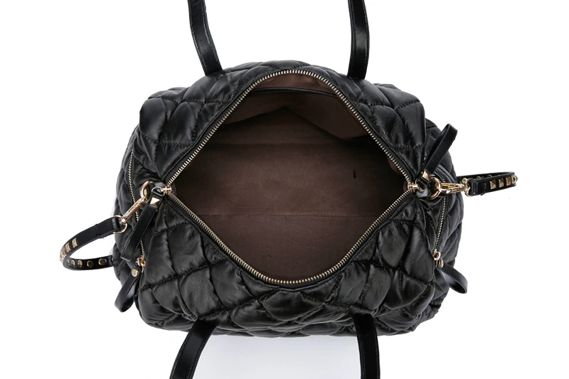 Women totes bag baguette rivets handbag Down Feather Padded pillow shoulder summer travel 2017 black color | Багаж и сумки