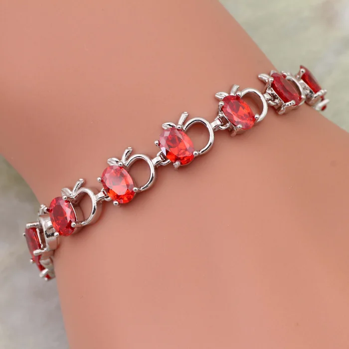 Очаровательные браслеты серебряного цвета с красным камнем яблоком и