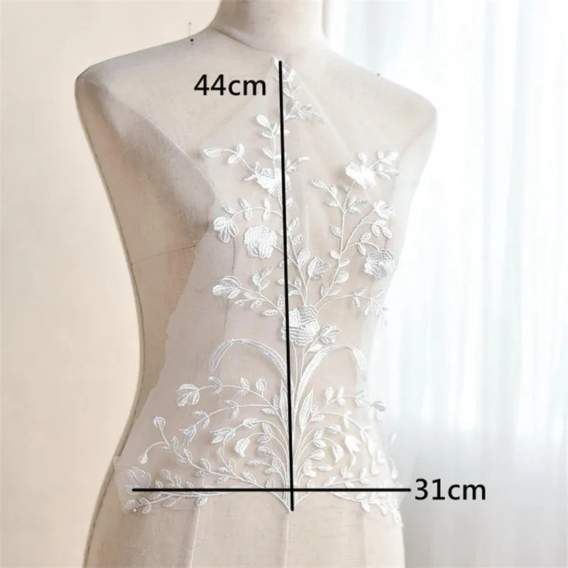 Аппликация из кружева "Venice Lace" Off white для свадебных аксессуаров для волос и отделки вуалей невесты, 41 х 31 см.