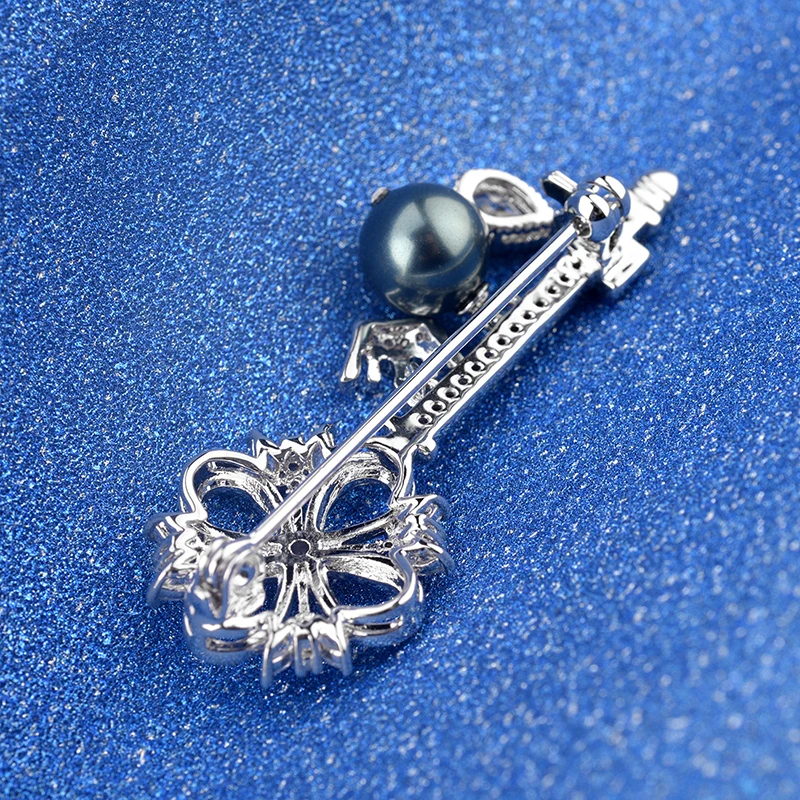 Модная 2018 Милая романтичная женская маленькая брошь в виде костюма с кристаллами