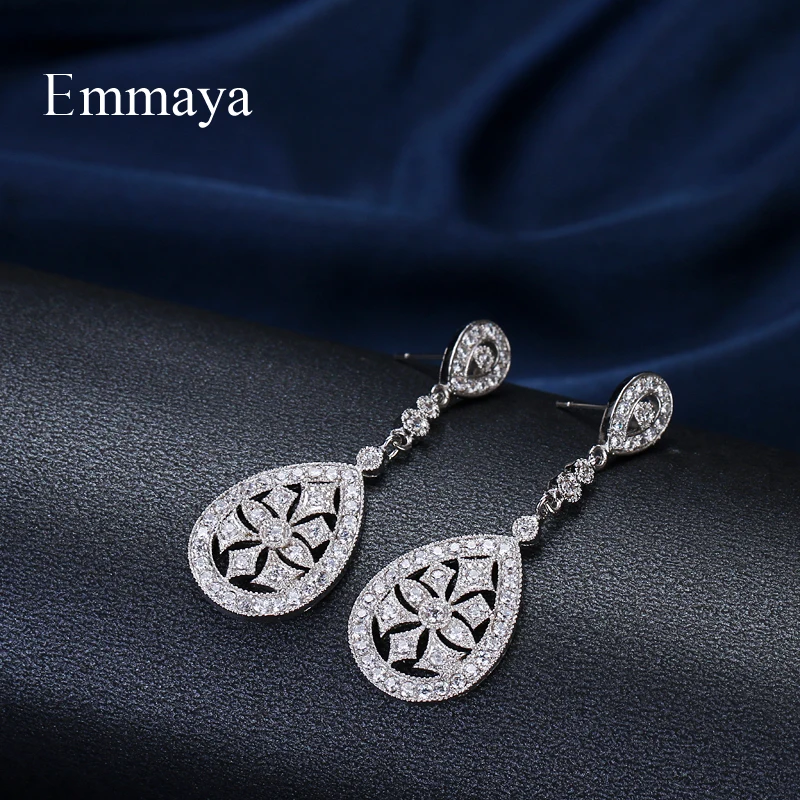 Женские серьги с фианитом Emmaya романтичные круглые белого и золотого цвета класса