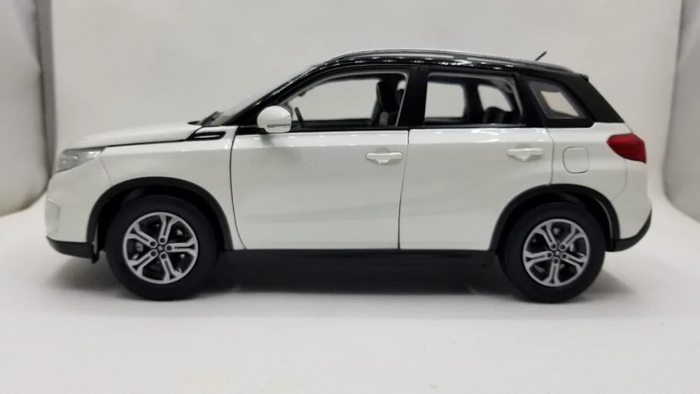 1:18 литая модель для Suzuki Vitara Белый внедорожник игрушечный автомобиль миниатюрная Коллекция подарков Gran