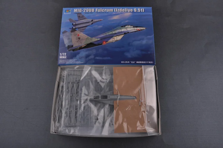 Труба 01677 1: 72 Россия MIG 29UB &quotfulcrum&quot Замена тренажер (9 51 партий) сборочная