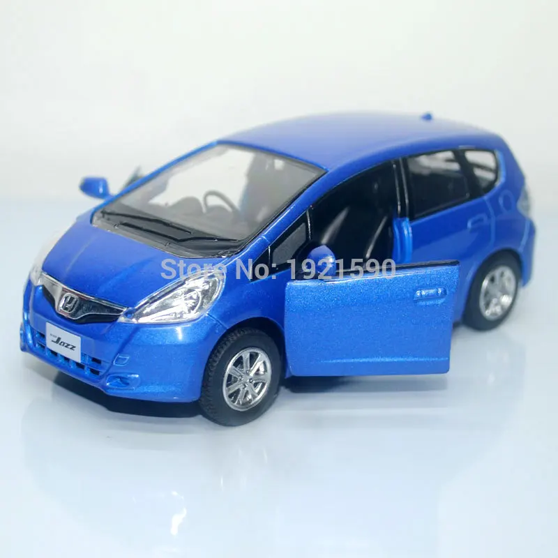 Совершенно новая UNI 1/36 масштабная модель автомобиля игрушки HONDA FIT литая под давлением металлическая модель автомобиля для подарка/детей/коллекции