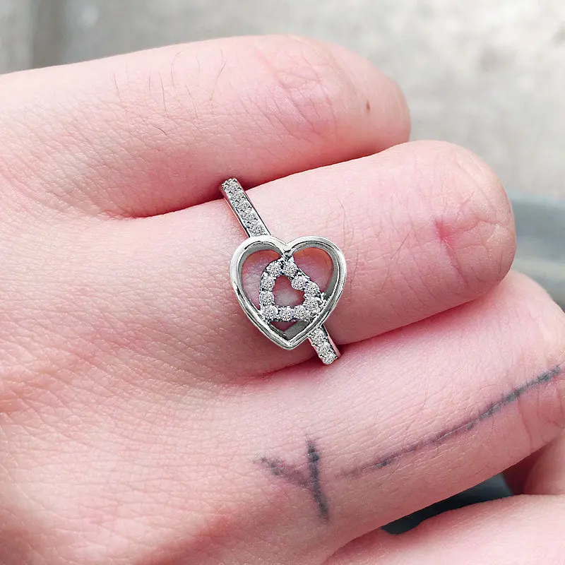 Женское кольцо с сердечком Visisap из белого золота микрофианитом обручальное