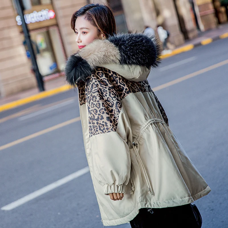 Женская парка на утином пуху с капюшоном и леопардовым принтом Толстая теплая