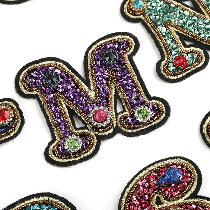 Значки для букв горный хрусталь железные на пластыре ручная работа бисер