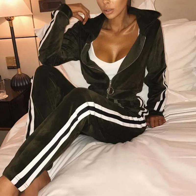 Женский спортивный костюм теплый вельветовый из двух предметов толстовка с