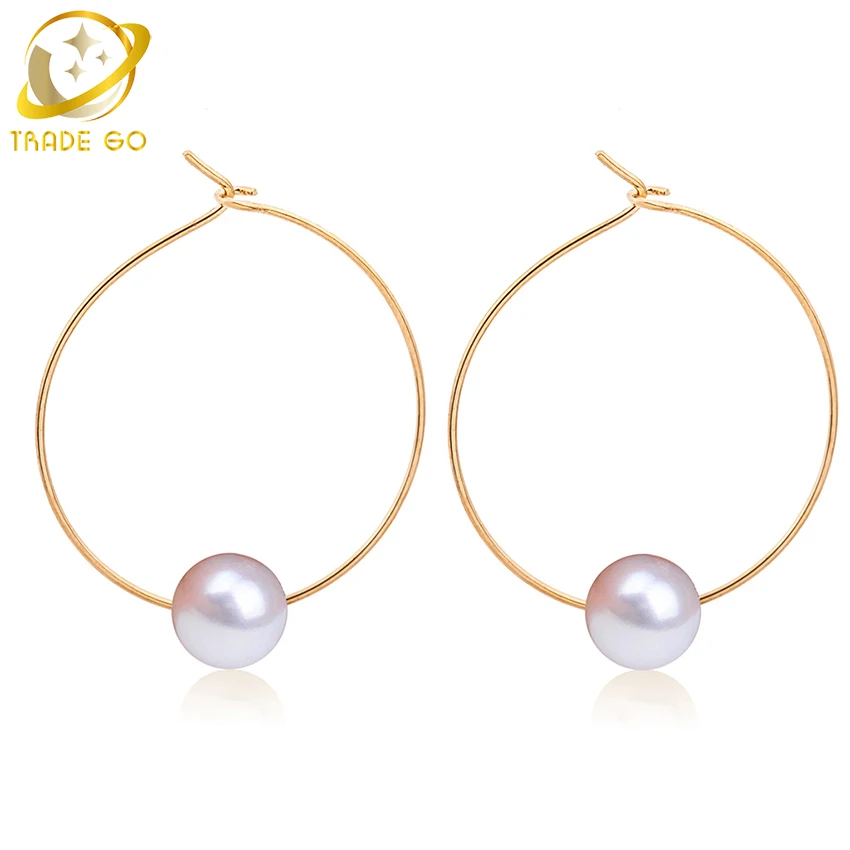 Женские позолоченные серьги-кольца с искусственным жемчугом | Украшения и