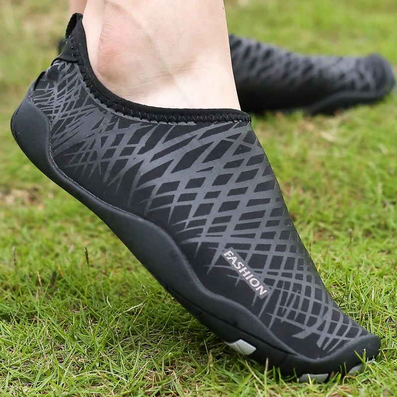 

2018 Summer Women Water Shoes Outdoor Swimming Beach Shoes Unisex Flat Soft Quick Drying Sneakers Walking Antiskid Sole For Yoga