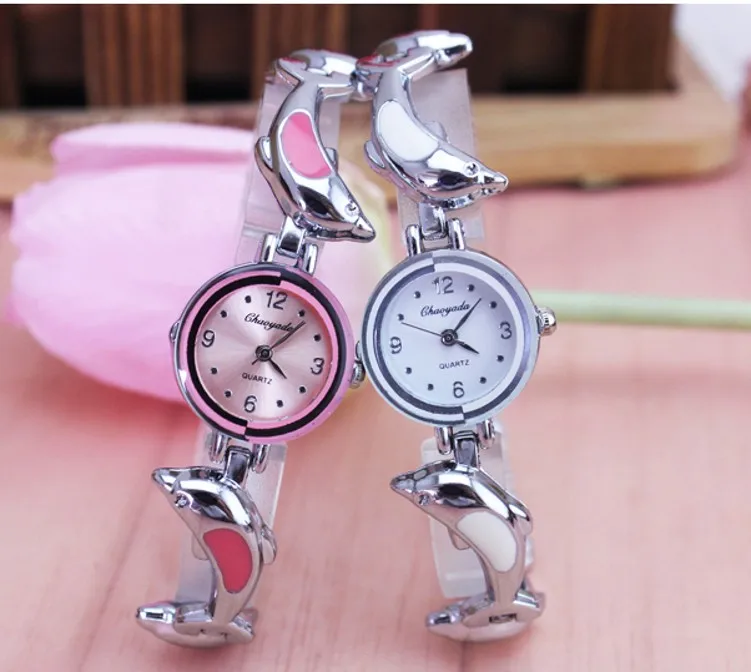 Новинка 2017 модные изысканные женские стильные кварцевые часы с металлическим