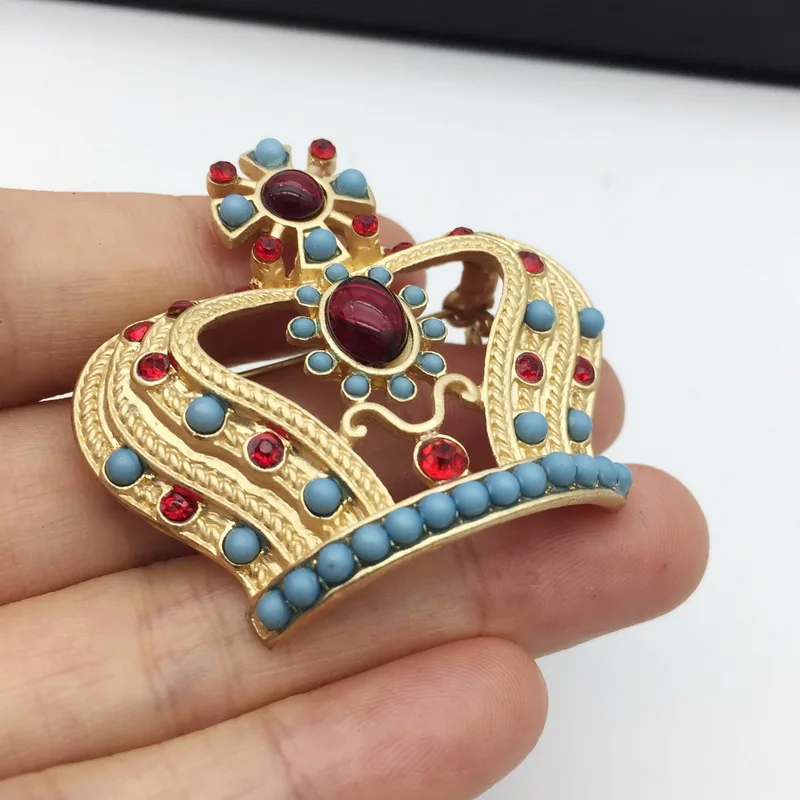 F.J4Z новые модные роскошные красные бусины в форме короны броши для женщин пальто