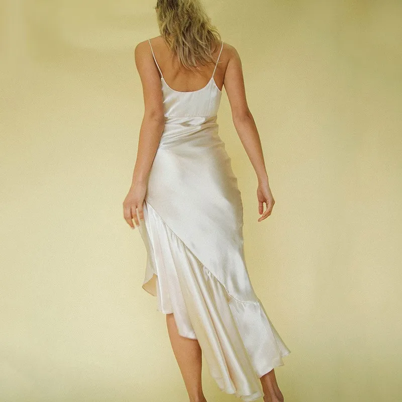 Однотонное сексуальное атласное платье с v образным вырезом и открытой спиной