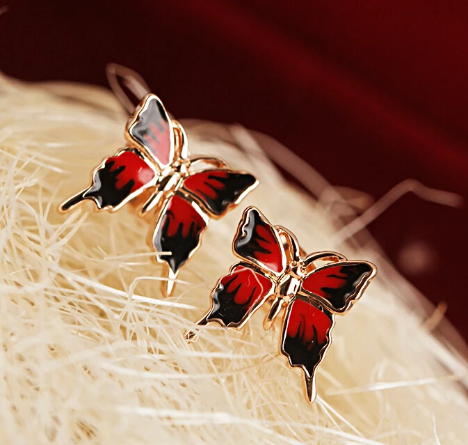 

Ускорение мир черная бабочка серьги анимация вокруг девушки день подарок аксессуары