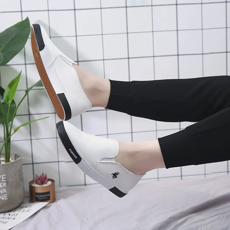 

OLOME 2019 New Spring Men's Peas Shoes Lazy Korean Version Of The Tide Shoes Social Youth Shoes Wild