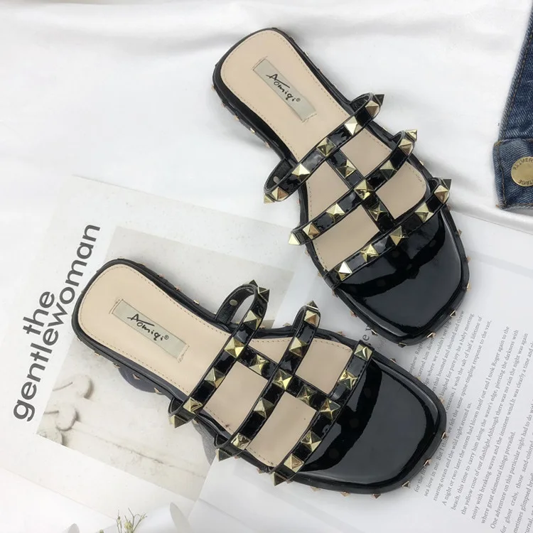 Для женщин Летние тапочки заклепки слайды открытый вьетнамки на плоской подошве