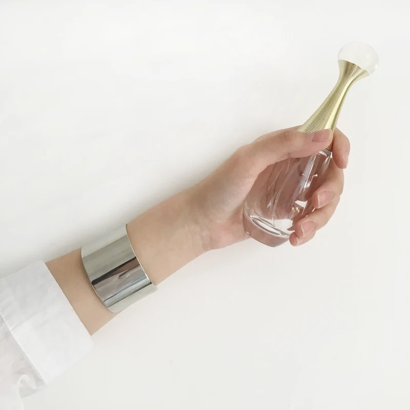 Metallic fashionable temperament bracelet aureate argent bracelet with smooth and bright Bangle Party Fashion Jewelry