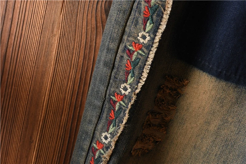 Женские джинсы шаровары с высокой талией вышивкой эластичным узором отбеленные