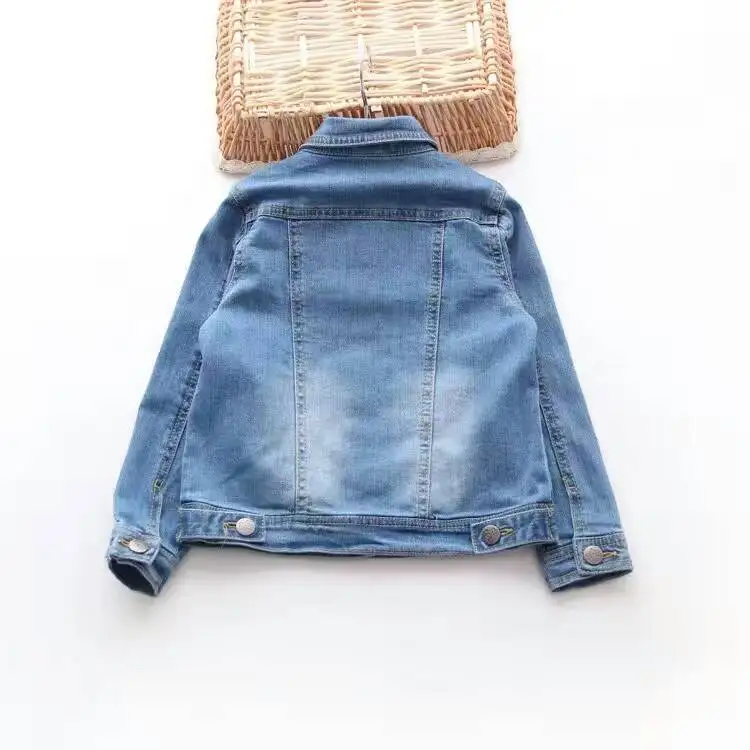 Новинка 2017 Модная Джинсовая куртка для маленьких девочек Верхняя одежда с