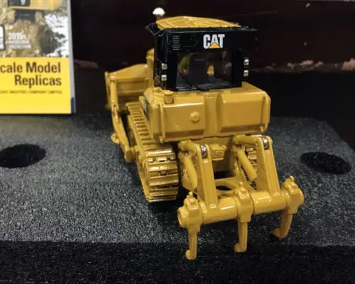 Caterpiller Cat D7E трактор гусеничного типа 1/50 металлическая модель 85224 от бренд Diecast