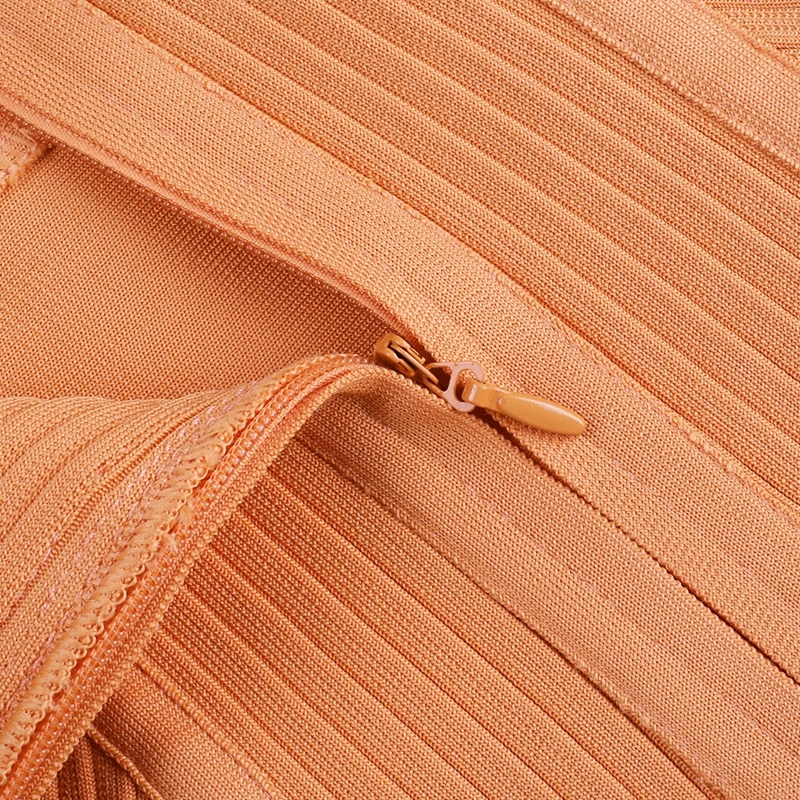 Женское Бандажное платье с оленем оранжевое облегающее длинным рукавом вечерние