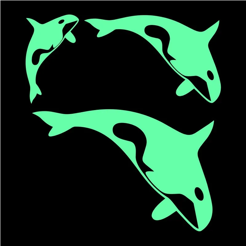 Светящаяся наклейка на выключатель с изображением китов светится в темноте