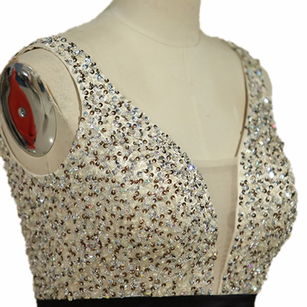 Элегантное платье для выпускного вечера цвета шампанского и черного короткое