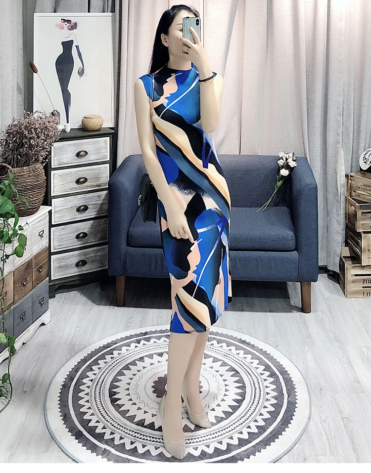 HOT SELLING Miyake The new geometric printed  sleeveless  fold show thin cultivate one's morality Straight dress   IN STOCK