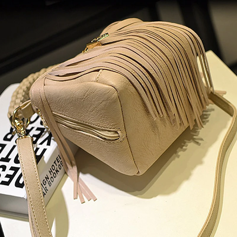 2018 известных брендов кисточкой Для женщин Курьерские сумки Повседневное Tote