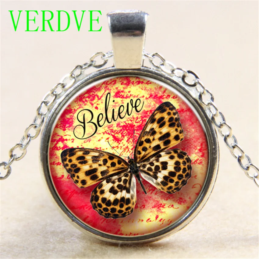

Glamour Butterfly Glass Pendant Necklace Jewelry in Time Europe and New