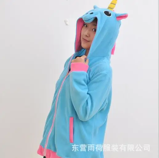 Свитер с длинным рукавом и изображением животных кораллового цвета