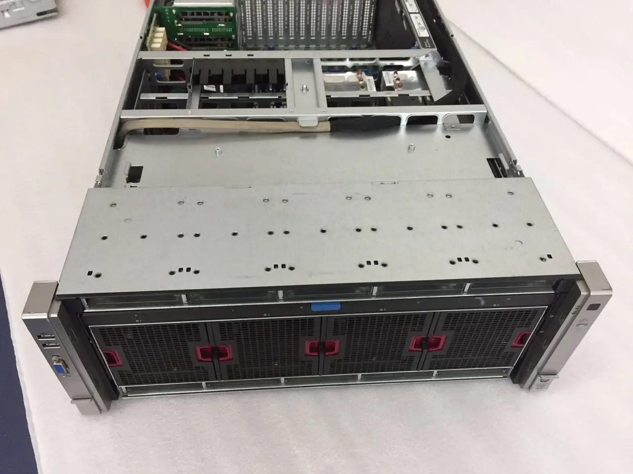 DL580 G8 E7 V2 4U GPU DL580 G8 E7 V2 4U GPU