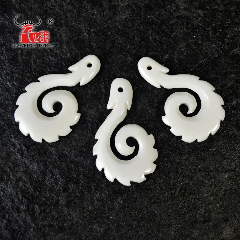 

3PCS Handmade Carved Yak Bone New Zealand Maori FISH HOOK Pendant Jewelry Making Beads DIY Jewelry Accessory 40mmX24mm hole 2mm