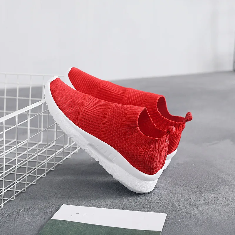 Woman Sport Running Shoes Flats Outdoor Sneakers 2018 Summer Mesh Breathable Couple Lightweight Athletic Women Slip On Platform | Спорт и