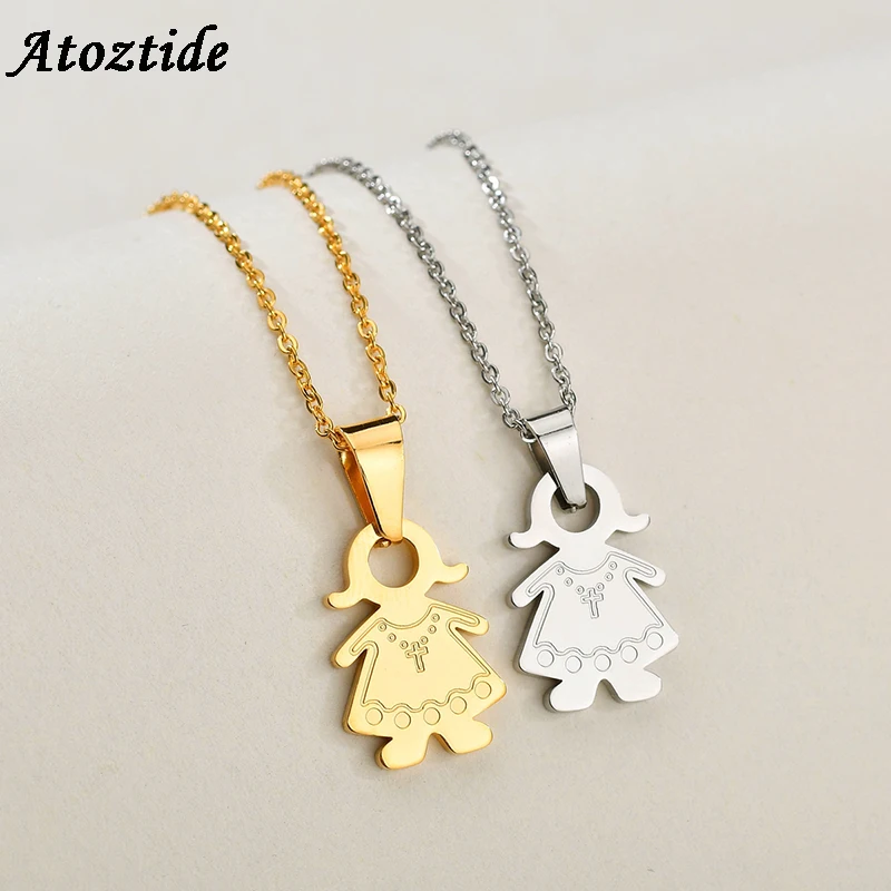 Atoztide Милый Карикатурный Мальчик Девочка Семейное Ожерелье и Подвеска Из Нержавеющей Стали Сын Дочь Золотого Цвета Прелестный Подарок Для Детей.
