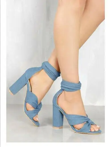 Новые стильные женские Босоножки на каблуке джинсовые сандалии с открытым