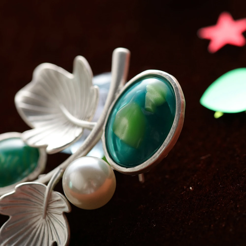 Серебряная брошь в форме листа с зеленым кристаллом роскошная шляпа отворотом