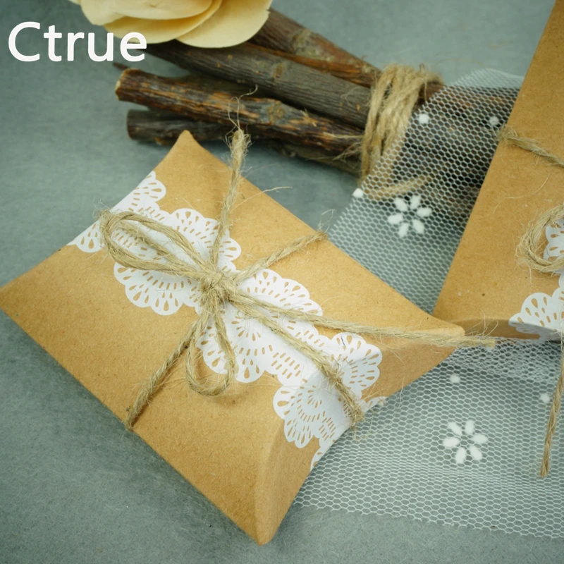 

50pcs Kraft Paper Pillow Candy Box Rustic Wedding Favors Candy Holder Bags Wedding Party Gift Boxes candy packaging supplies