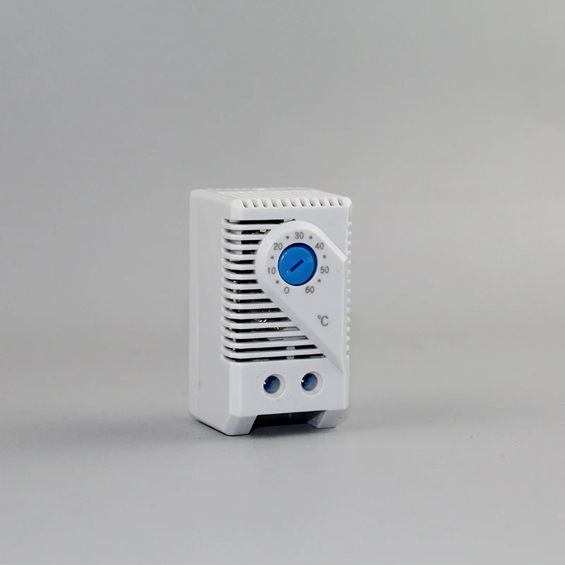Мини регулятор температуры KTS 011 с синими кнопками подключается к холодильному